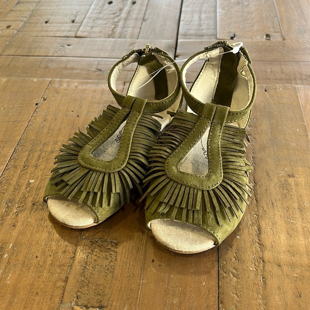 Joyfolie Dalia olive fringed sandals
